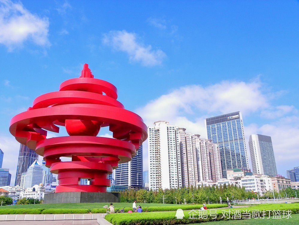 事后他还开玩笑地补充道：;被休;杰克曼把从燃烧的建筑中救出来，这是每个女孩儿的梦想吧